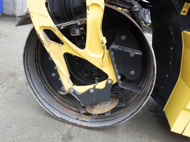 Bomag BW174AP-4 AM II - Compactador de asfalto: foto 5 Bomag BW174AP-4 AM II - Compactador de asfalto: foto 5