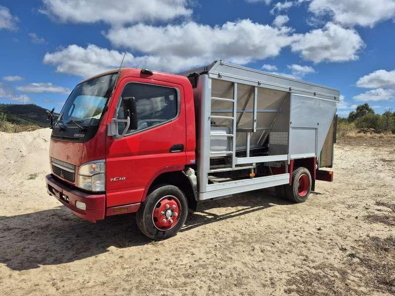 Mitsubishi FUSO CANTER 7C18 - Caminhão: foto 1 Mitsubishi FUSO CANTER 7C18 - Caminhão: foto 1
