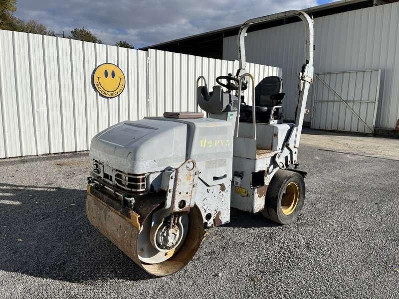 Caterpillar Compacteur Tandem / Double Billes CB225E - Compactador de asfalto: foto 2 Caterpillar Compacteur Tandem / Double Billes CB225E - Compactador de asfalto: foto 2