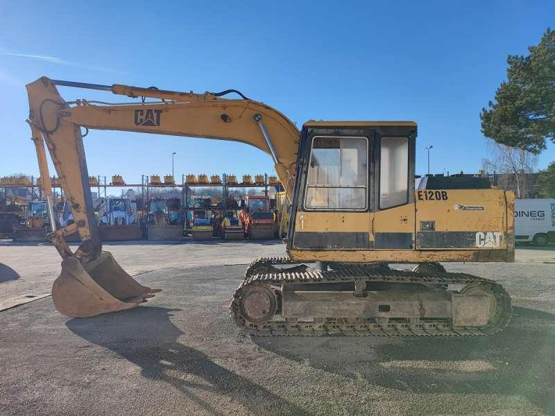 Caterpillar E120B - Escavadora de rastos: foto 4 Caterpillar E120B - Escavadora de rastos: foto 4