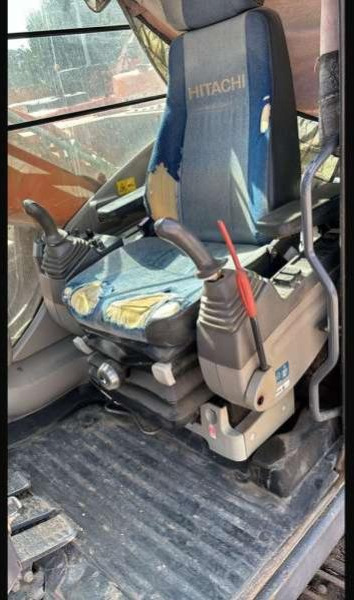Locação de Hitachi ZX210LC-3 Hitachi ZX210LC-3: foto 7