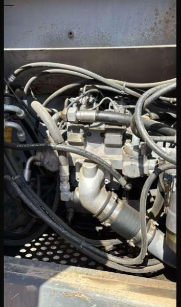 Locação de Hitachi ZX210LC-3 Hitachi ZX210LC-3: foto 8