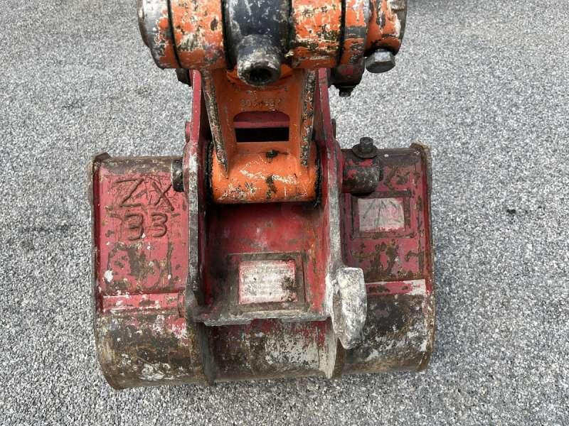 Mini escavadeira Hitachi ZX33U-5A CLR: foto 11