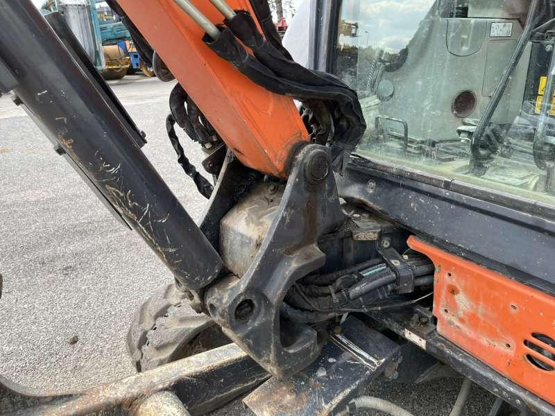 Mini escavadeira Hitachi ZX33U-5A CLR: foto 20