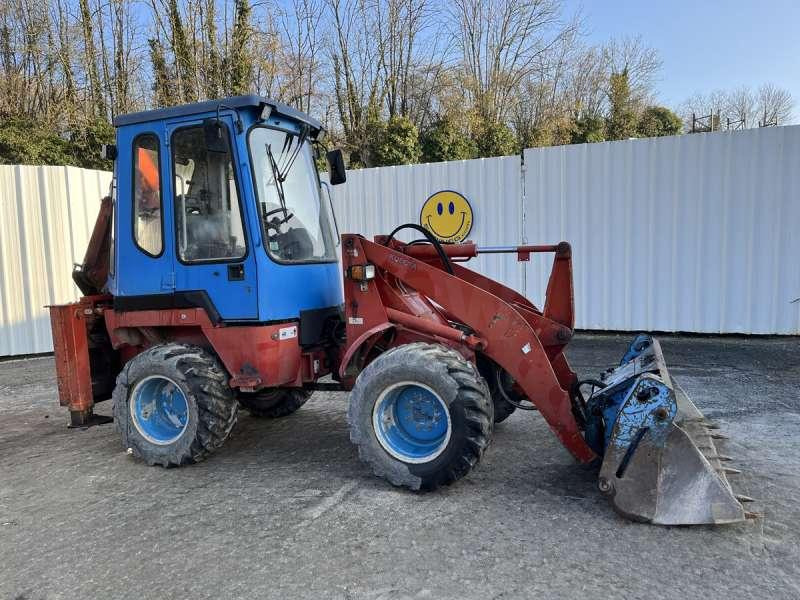 Kubota R520 - Retroescavadeira: foto 1 Kubota R520 - Retroescavadeira: foto 1