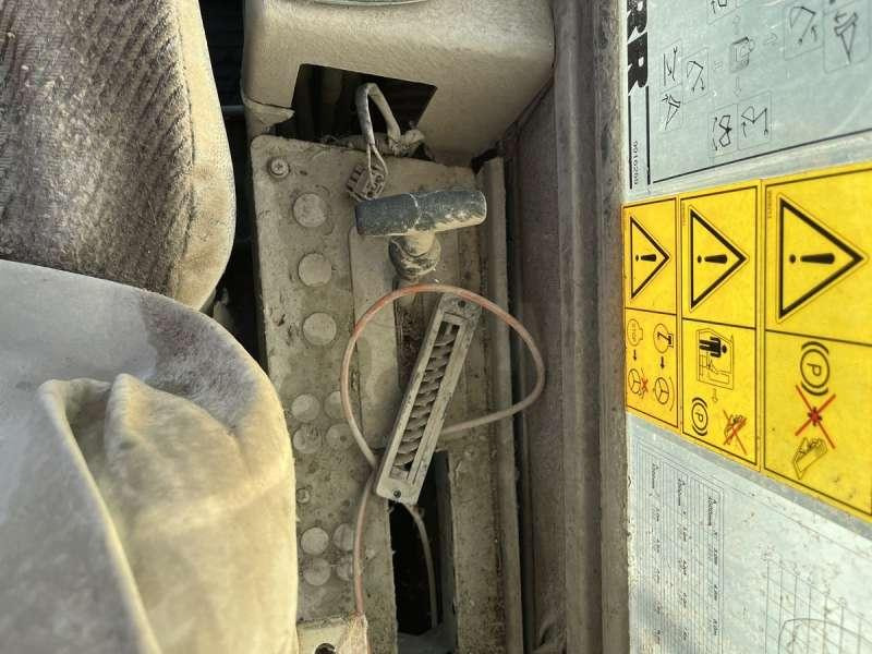 Escavadeira de rodas Liebherr A316 - POUR PIECES: foto 41