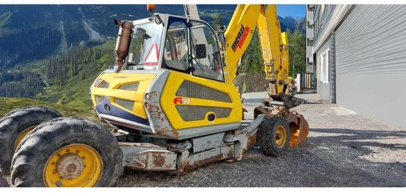MENZI MUCK A91F MOBIL - Escavadora aranha: foto 1 MENZI MUCK A91F MOBIL - Escavadora aranha: foto 1