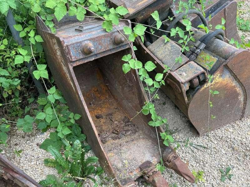 Escavadeira de rodas Mecalac 8CXI: foto 49 Escavadeira de rodas Mecalac 8CXI: foto 49