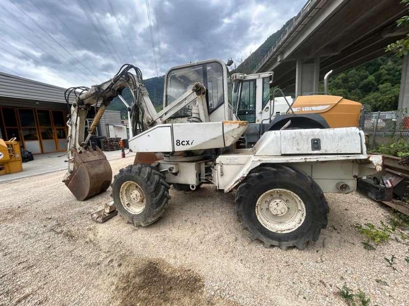 Escavadeira de rodas Mecalac 8CXI: foto 16 Escavadeira de rodas Mecalac 8CXI: foto 16