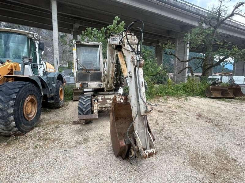 Escavadeira de rodas Mecalac 8CXI: foto 20 Escavadeira de rodas Mecalac 8CXI: foto 20