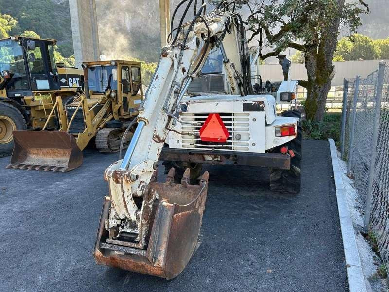 Escavadeira de rodas Mecalac 8CXI: foto 28 Escavadeira de rodas Mecalac 8CXI: foto 28