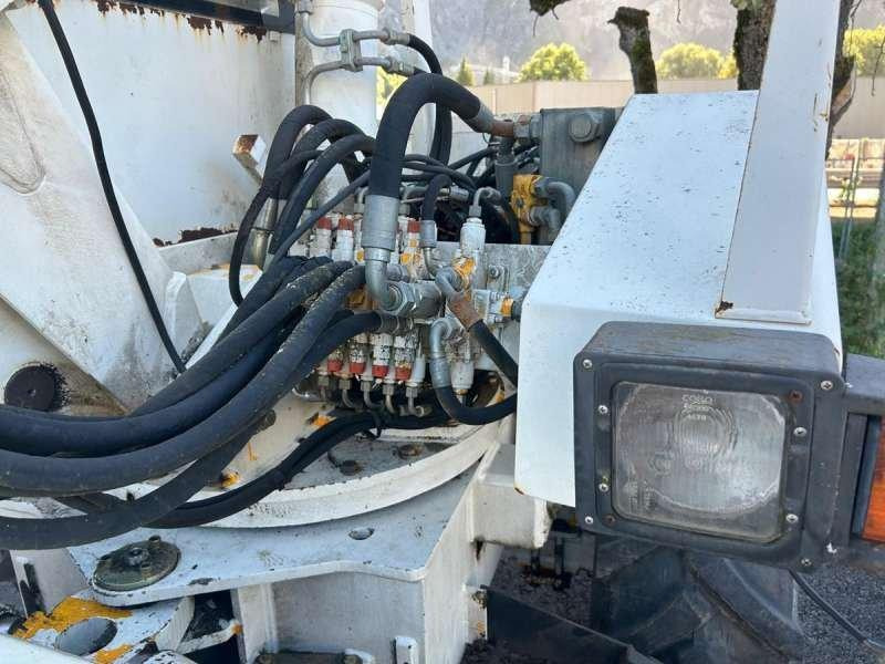 Escavadeira de rodas Mecalac 8CXI: foto 46 Escavadeira de rodas Mecalac 8CXI: foto 46