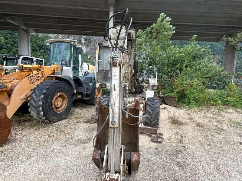 Escavadeira de rodas Mecalac 8CXI: foto 23 Escavadeira de rodas Mecalac 8CXI: foto 23