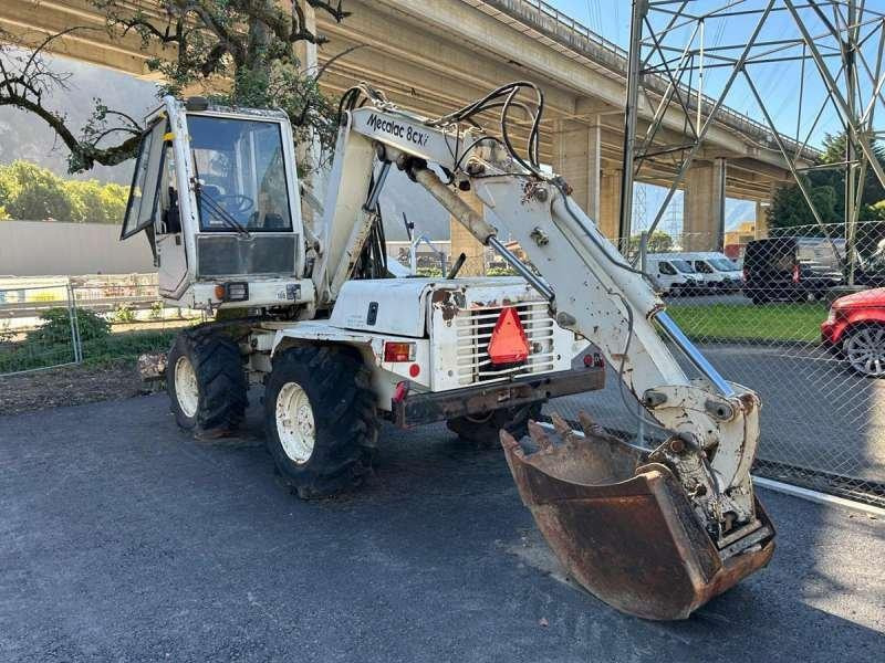 Escavadeira de rodas Mecalac 8CXI: foto 47 Escavadeira de rodas Mecalac 8CXI: foto 47