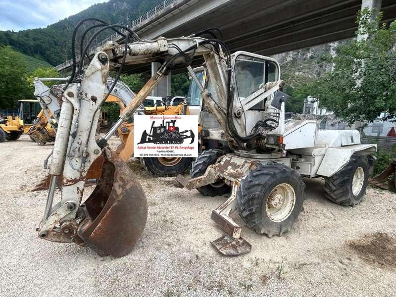Mecalac Pelle sur Pneus 8CXI - Escavadeira de rodas: foto 2 Mecalac Pelle sur Pneus 8CXI - Escavadeira de rodas: foto 2