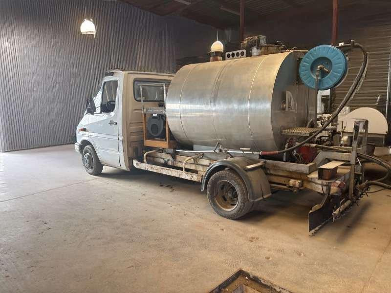 Mercedes 410 A EMULSION + TREMI GRAVILLON - Distribuidor de asfalto: foto 2 Mercedes 410 A EMULSION + TREMI GRAVILLON - Distribuidor de asfalto: foto 2