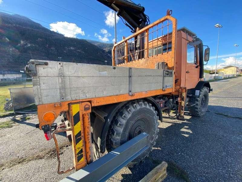 Mercedes UNIMOG U 140 MACHINE SUISSE - Caminhão basculante: foto 2 Mercedes UNIMOG U 140 MACHINE SUISSE - Caminhão basculante: foto 2