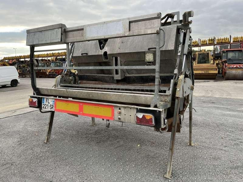 Secmair Gravillonneur VEYMONT - Máquina de asfalto: foto 3 Secmair Gravillonneur VEYMONT - Máquina de asfalto: foto 3