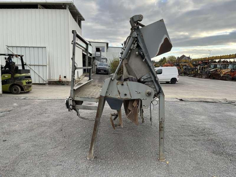 Secmair Gravillonneur VEYMONT - Máquina de asfalto: foto 4 Secmair Gravillonneur VEYMONT - Máquina de asfalto: foto 4