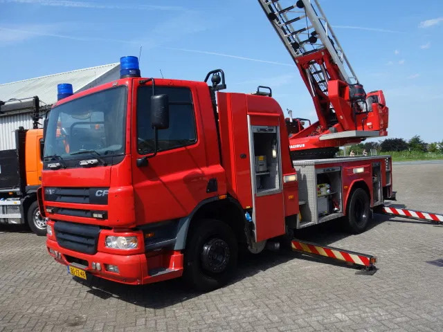 Caminhão DAF CF 75.310 magirius 30 meter: foto 7