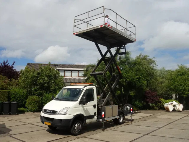 Iveco Daily 50C14 SKY WORKER PLATO - Caminhão: foto 1 Iveco Daily 50C14 SKY WORKER PLATO - Caminhão: foto 1