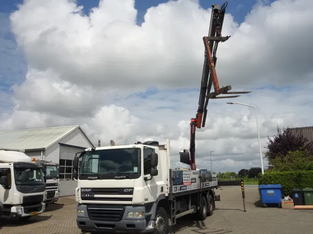 DAF CF 360 6X4 MANUAL GEAR STEELSPRINGS 18,5 TON PALFINKER - Camião de caixa aberta/ Plataforma, Caminhão grua: foto 3 DAF CF 360 6X4 MANUAL GEAR STEELSPRINGS 18,5 TON PALFINKER - Camião de caixa aberta/ Plataforma, Caminhão grua: foto 3