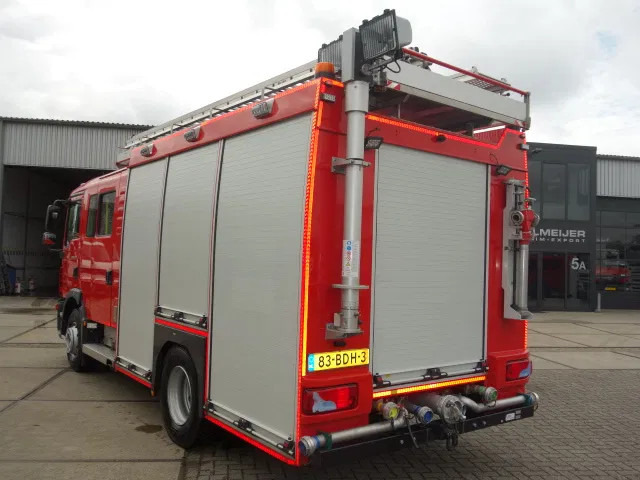 MAN TGM 15.250 FIRE TRUCK,2000 LITER TANK, FOAM TANK, AIRCO - Carro de bombeiro: foto 3 MAN TGM 15.250 FIRE TRUCK,2000 LITER TANK, FOAM TANK, AIRCO - Carro de bombeiro: foto 3