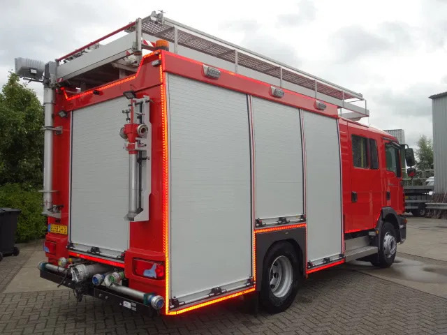 MAN TGM 15.250 FIRE TRUCK,2000 LITER TANK, FOAM TANK, AIRCO - Carro de bombeiro: foto 4 MAN TGM 15.250 FIRE TRUCK,2000 LITER TANK, FOAM TANK, AIRCO - Carro de bombeiro: foto 4