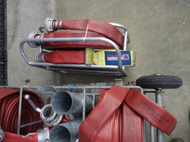 Mercedes-Benz 80euro fire hose - Carro de bombeiro: foto 3 Mercedes-Benz 80euro fire hose - Carro de bombeiro: foto 3