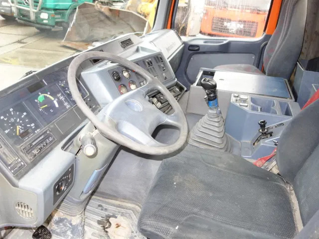 Caminhão chassi Mercedes-Benz Actros 3235 8x4 steelsprings,manual gearbox: foto 8 Caminhão chassi Mercedes-Benz Actros 3235 8x4 steelsprings,manual gearbox: foto 8