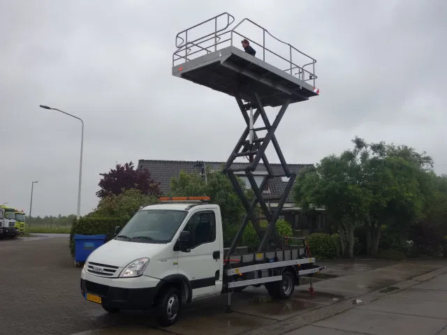 Iveco Daily 40C15 SKY WORKER PLATFORM - Veículo comercial: foto 1 Iveco Daily 40C15 SKY WORKER PLATFORM - Veículo comercial: foto 1