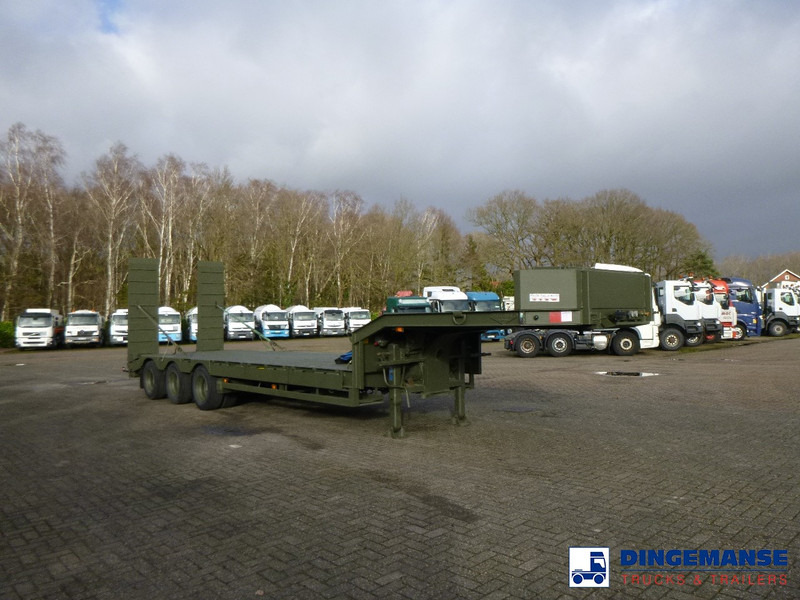 Broshuis 3-axle semi-lowbed trailer E-2130 / 73 t + ramps - Semireboque baixa: foto 2 Broshuis 3-axle semi-lowbed trailer E-2130 / 73 t + ramps - Semireboque baixa: foto 2