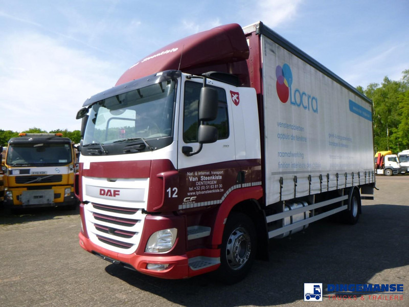 DAF CF 310 4x2 Euro 6 curtain sider - Caminhão com lona: foto 1 DAF CF 310 4x2 Euro 6 curtain sider - Caminhão com lona: foto 1