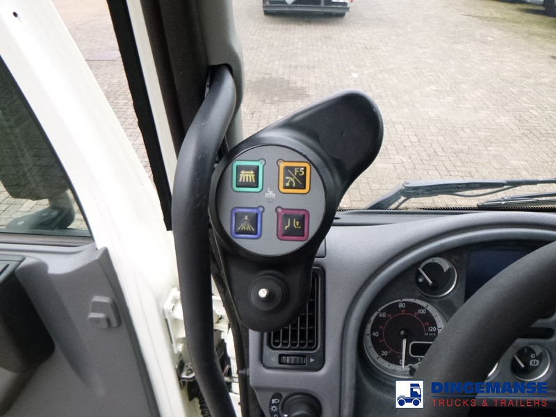 Varredora urbana DAF LF 45.180 Scarab Merlin street sweeper 4x2: foto 17