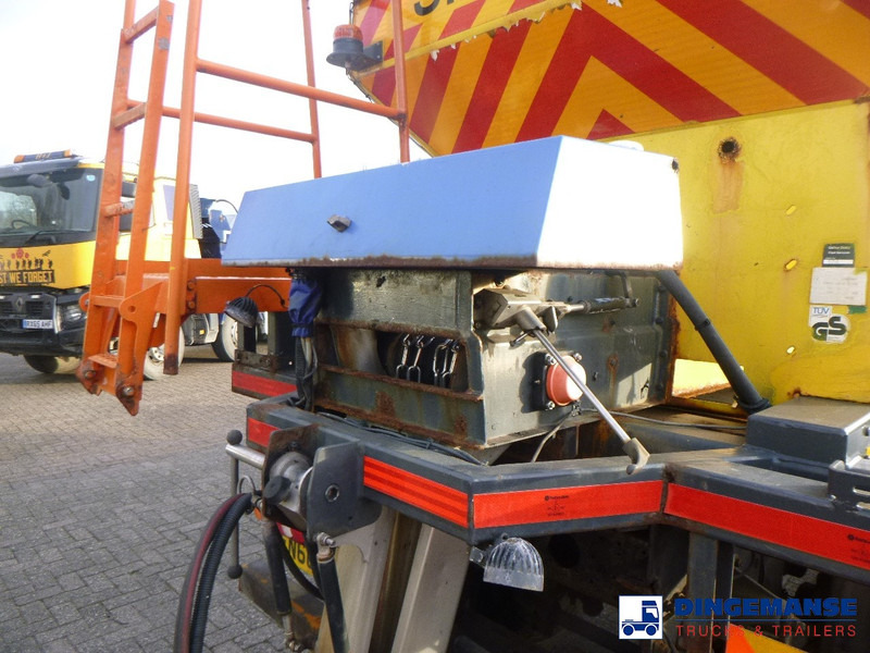 Veículo limpa-neves DAF LF 55.220 4x2 RHD gritter / snow plough: foto 13