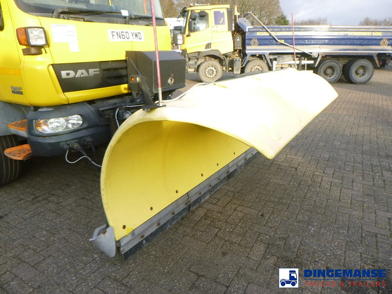 Veículo limpa-neves DAF LF 55.220 4x2 RHD gritter / snow plough: foto 7