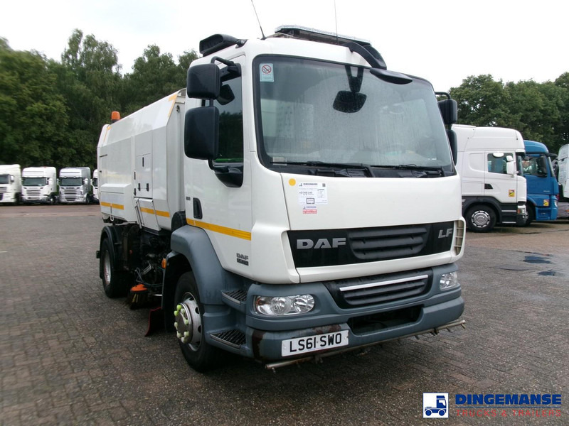 DAF LF 55.220 4x2 Scarab sweeper - Varredora urbana: foto 2 DAF LF 55.220 4x2 Scarab sweeper - Varredora urbana: foto 2