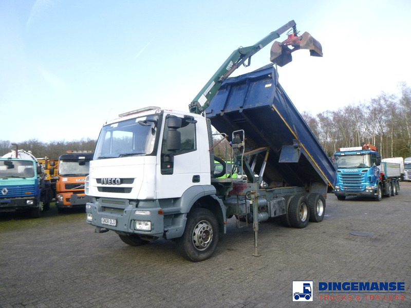 Iveco AD260T33 6X4 RHD tipper + HMF crane - Caminhão grua: foto 1 Iveco AD260T33 6X4 RHD tipper + HMF crane - Caminhão grua: foto 1