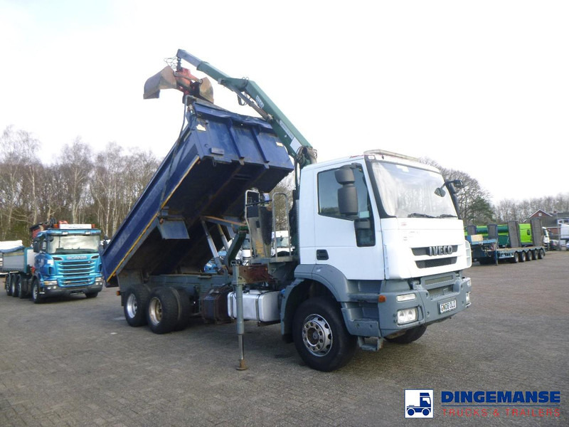 Iveco AD260T33 6X4 RHD tipper + HMF crane - Caminhão grua: foto 2 Iveco AD260T33 6X4 RHD tipper + HMF crane - Caminhão grua: foto 2