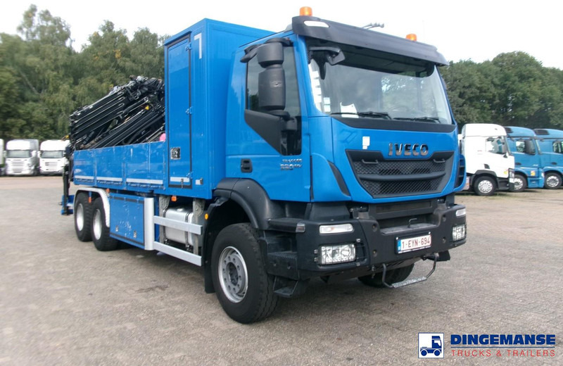 Iveco AD260T33 EEV 6X4 + Hiab 377 E5 Hipro Jib 70 X-4 - Caminhão grua: foto 2 Iveco AD260T33 EEV 6X4 + Hiab 377 E5 Hipro Jib 70 X-4 - Caminhão grua: foto 2
