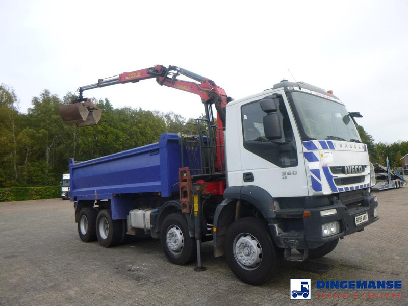 Iveco AD340T36 8x4 RHD tipper + Palfinger E120 plus + grapple - Caminhão grua: foto 2 Iveco AD340T36 8x4 RHD tipper + Palfinger E120 plus + grapple - Caminhão grua: foto 2