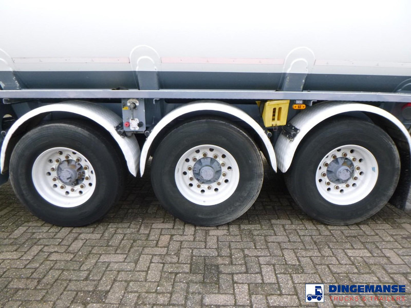 LAG Fuel tank alu 44.4 m3 / 6 comp + pump - Reboque tanque: foto 5 LAG Fuel tank alu 44.4 m3 / 6 comp + pump - Reboque tanque: foto 5