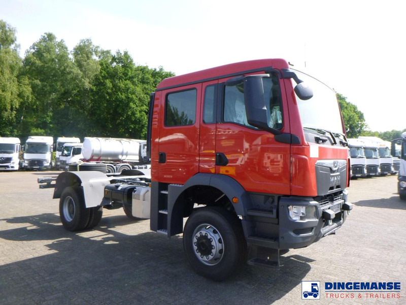 MAN TGM 18.320 4x4 BB chassis / new/unused - Caminhão chassi: foto 2 MAN TGM 18.320 4x4 BB chassis / new/unused - Caminhão chassi: foto 2