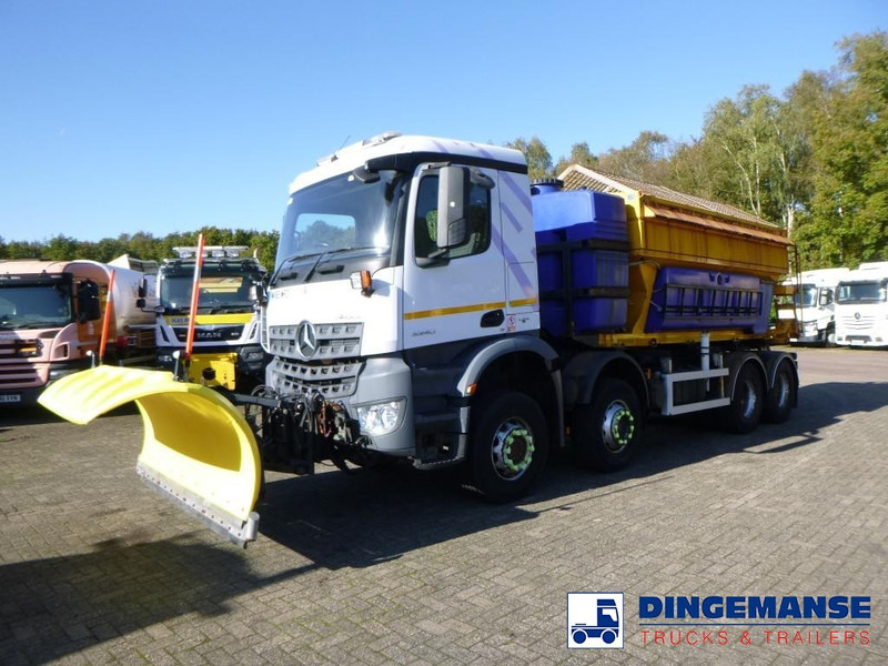 Mercedes-Benz Arocs 3240 8x4 RHD Schmidt snow plough / gritter - Veículo limpa-neves: foto 1 Mercedes-Benz Arocs 3240 8x4 RHD Schmidt snow plough / gritter - Veículo limpa-neves: foto 1