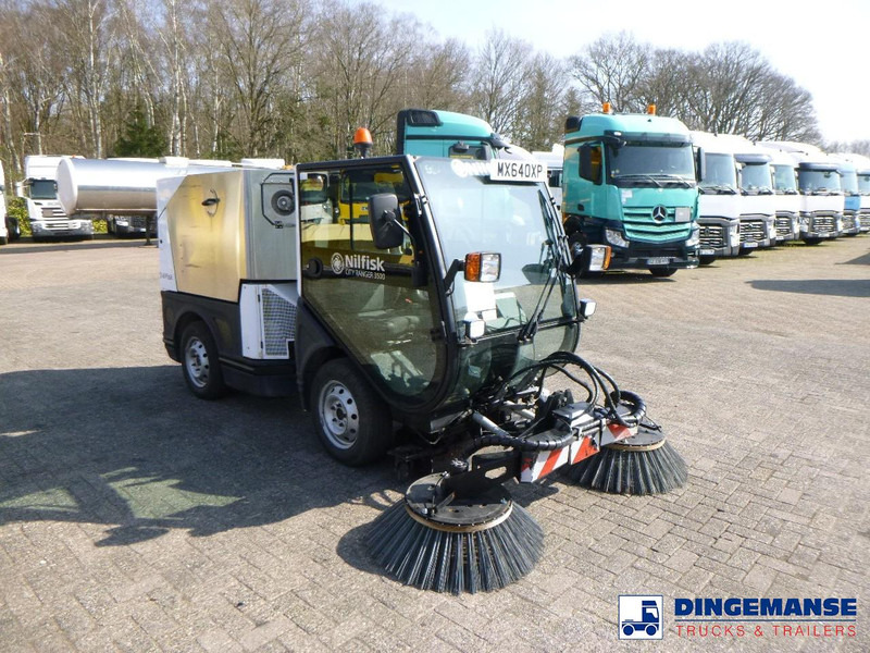 Nilfisk City Ranger CR3500 sweeper - Varredora urbana: foto 2 Nilfisk City Ranger CR3500 sweeper - Varredora urbana: foto 2