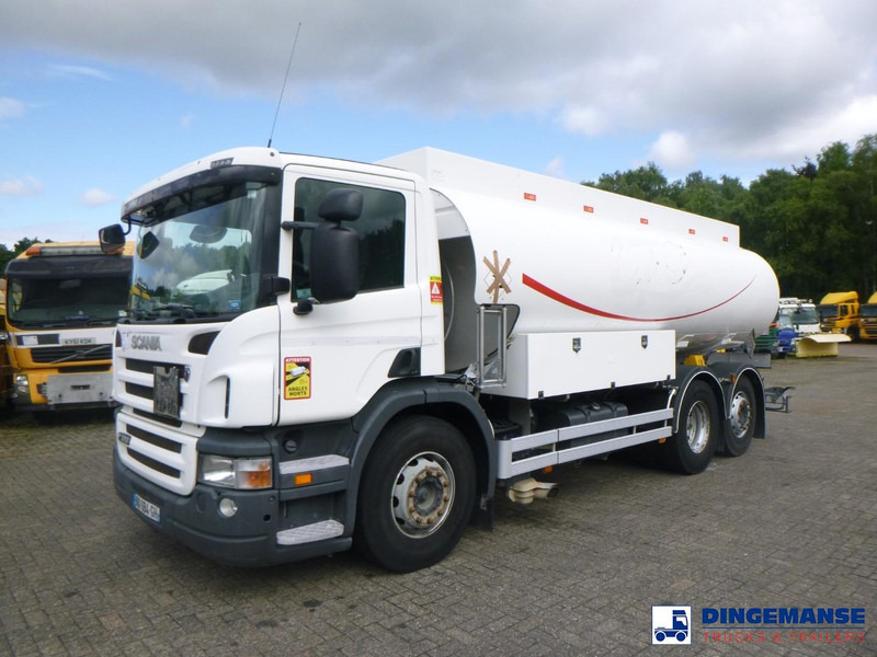 Scania P 320 DB 6X2 fuel tank 18.8 m3 / 5 comp - Caminhão tanque: foto 1 Scania P 320 DB 6X2 fuel tank 18.8 m3 / 5 comp - Caminhão tanque: foto 1