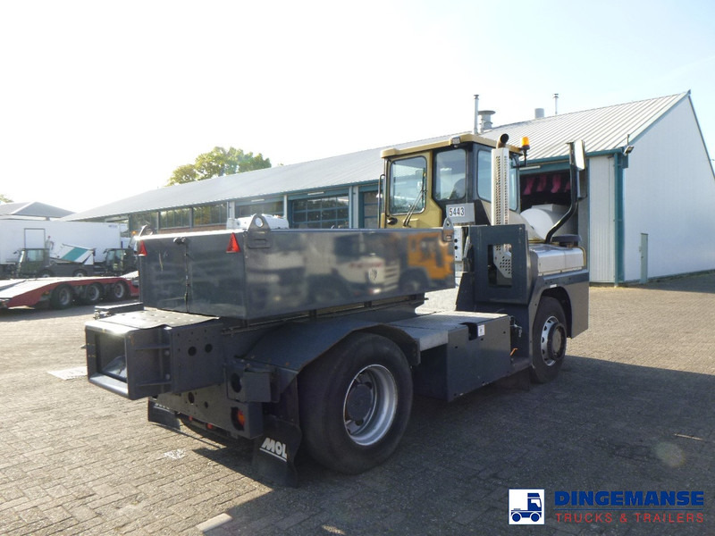 MOL RM 255 4X4 terminal drawbar tractor 150 ton - Tractor: foto 4 MOL RM 255 4X4 terminal drawbar tractor 150 ton - Tractor: foto 4