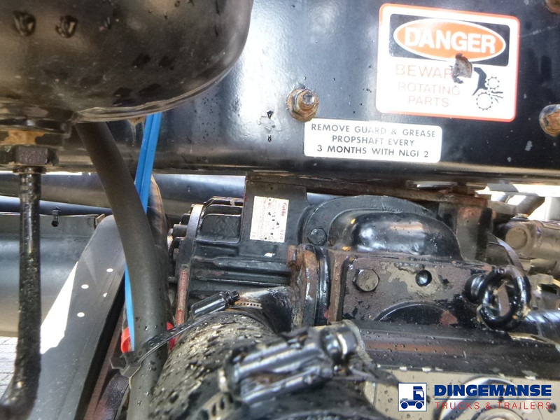 Caminhão limpa fossa Volvo FL6 4x2 RHD Whale vacuum tank 8 m3: foto 17