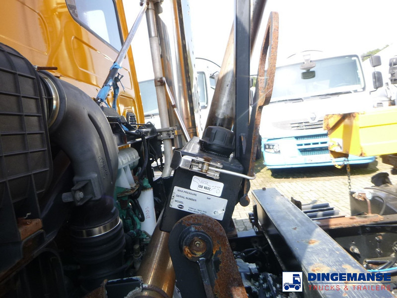 Caminhão limpa fossa Volvo FL6 4x2 RHD Whale vacuum tank 8 m3: foto 19