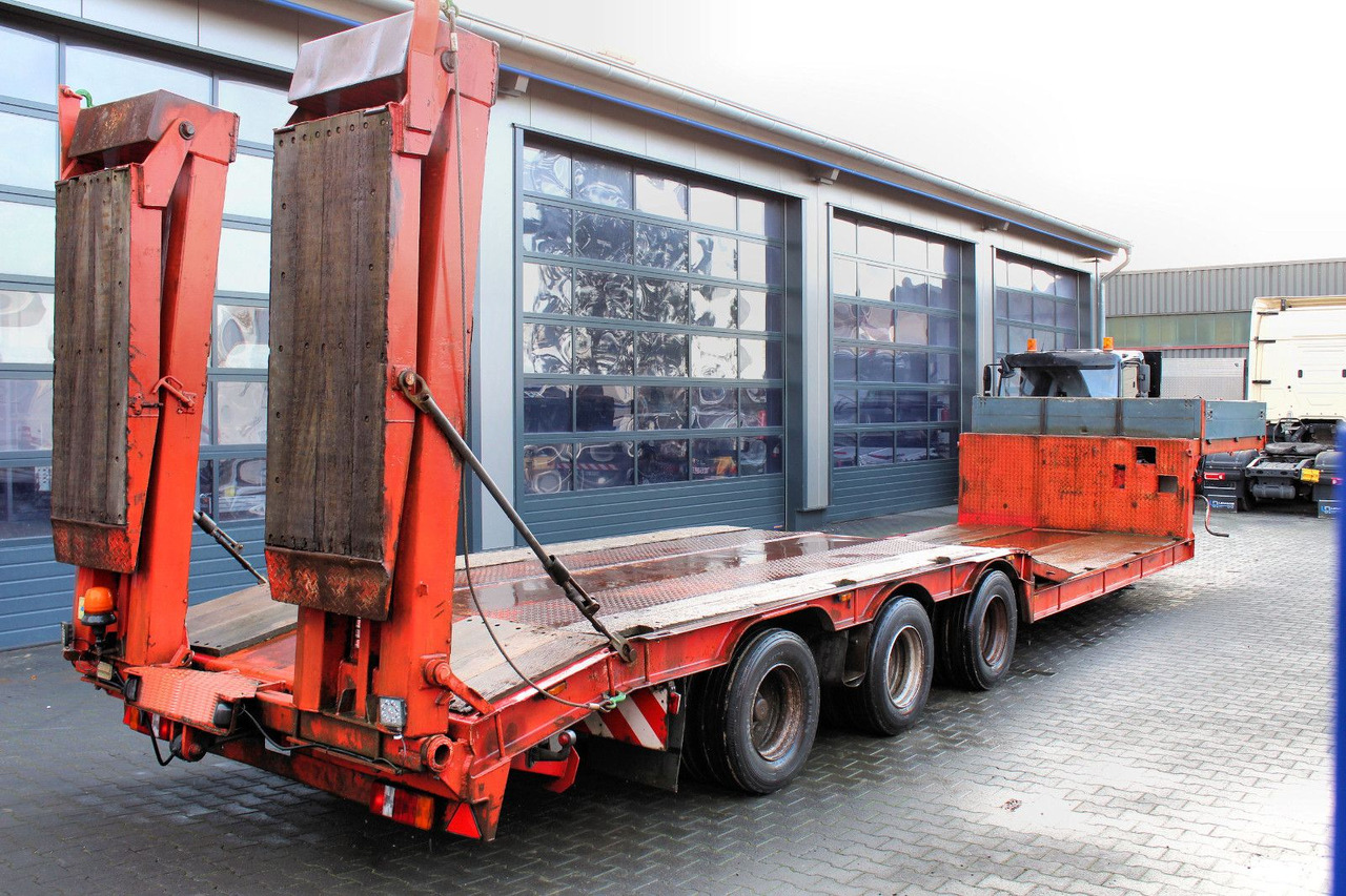 Langendorf 3-Achs SATBUE30-37 Tiefbett Tieflader+Rampen+TÜV - Semireboque baixa: foto 4 Langendorf 3-Achs SATBUE30-37 Tiefbett Tieflader+Rampen+TÜV - Semireboque baixa: foto 4